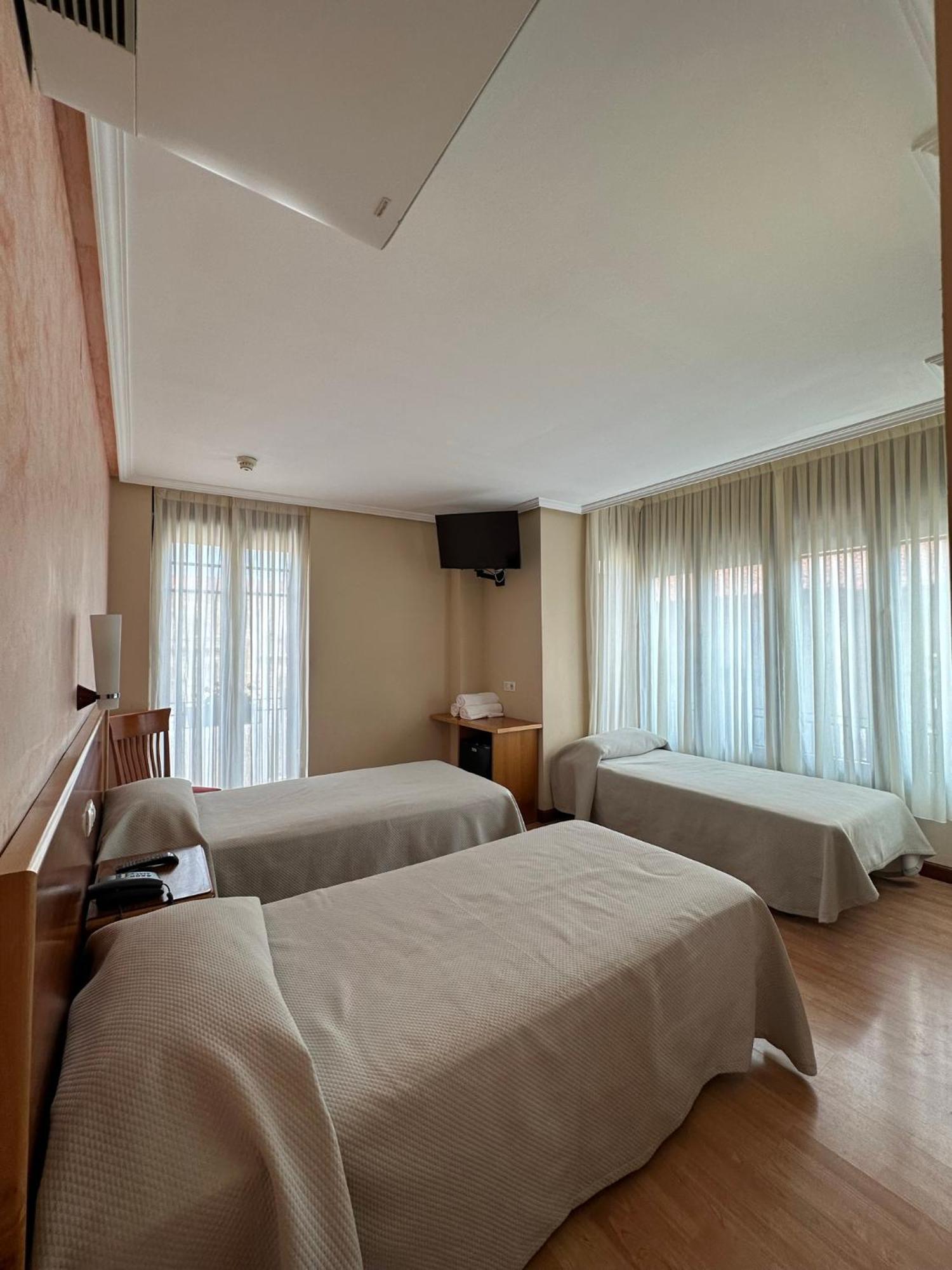 Hostal Restaurante Boccalino León Eksteriør bilde