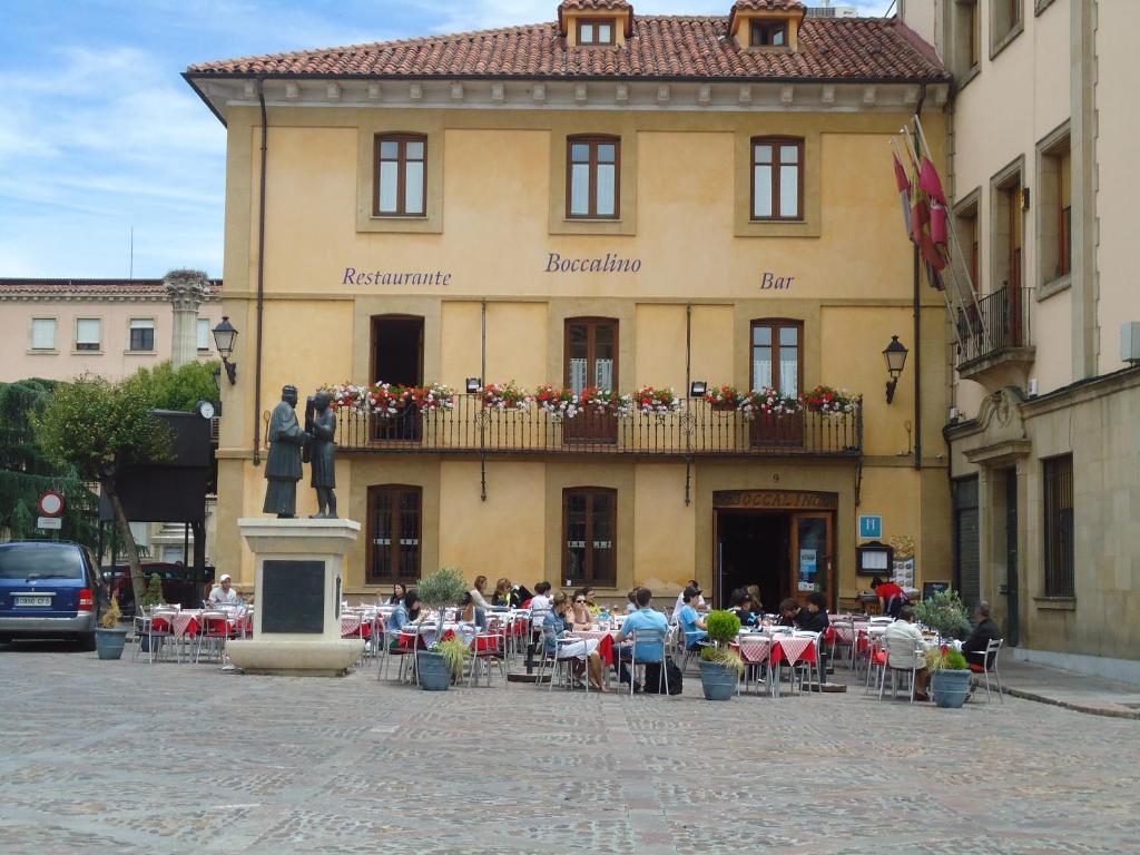 Hostal Restaurante Boccalino León Eksteriør bilde